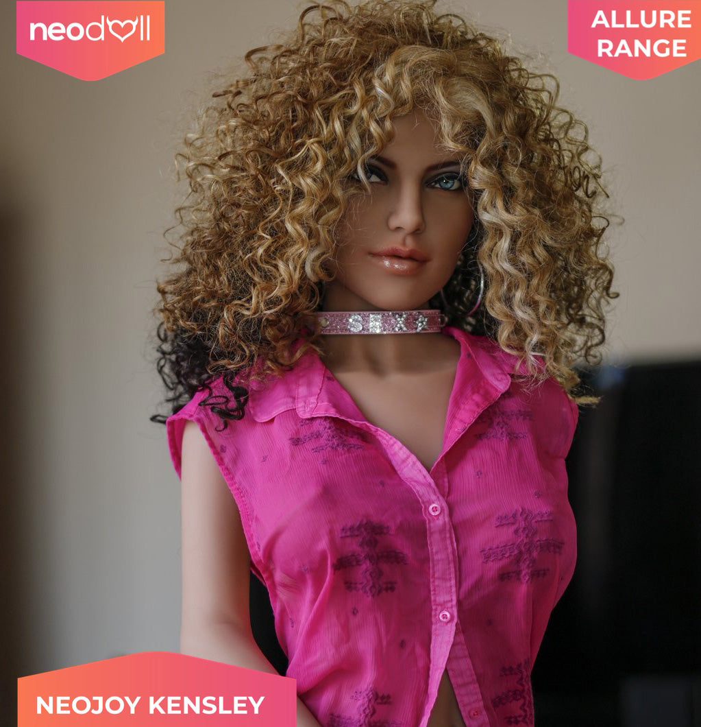 Neodoll Allure Kensley - Poupée de Sexe Réaliste - 150cm - Bronzer