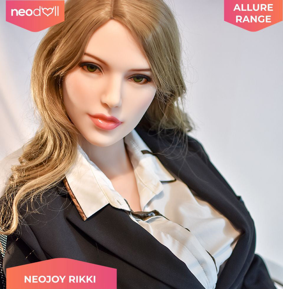 Neodoll Allure Rikki - Poupée de Sexe Réaliste - 165cm - Bronzer
