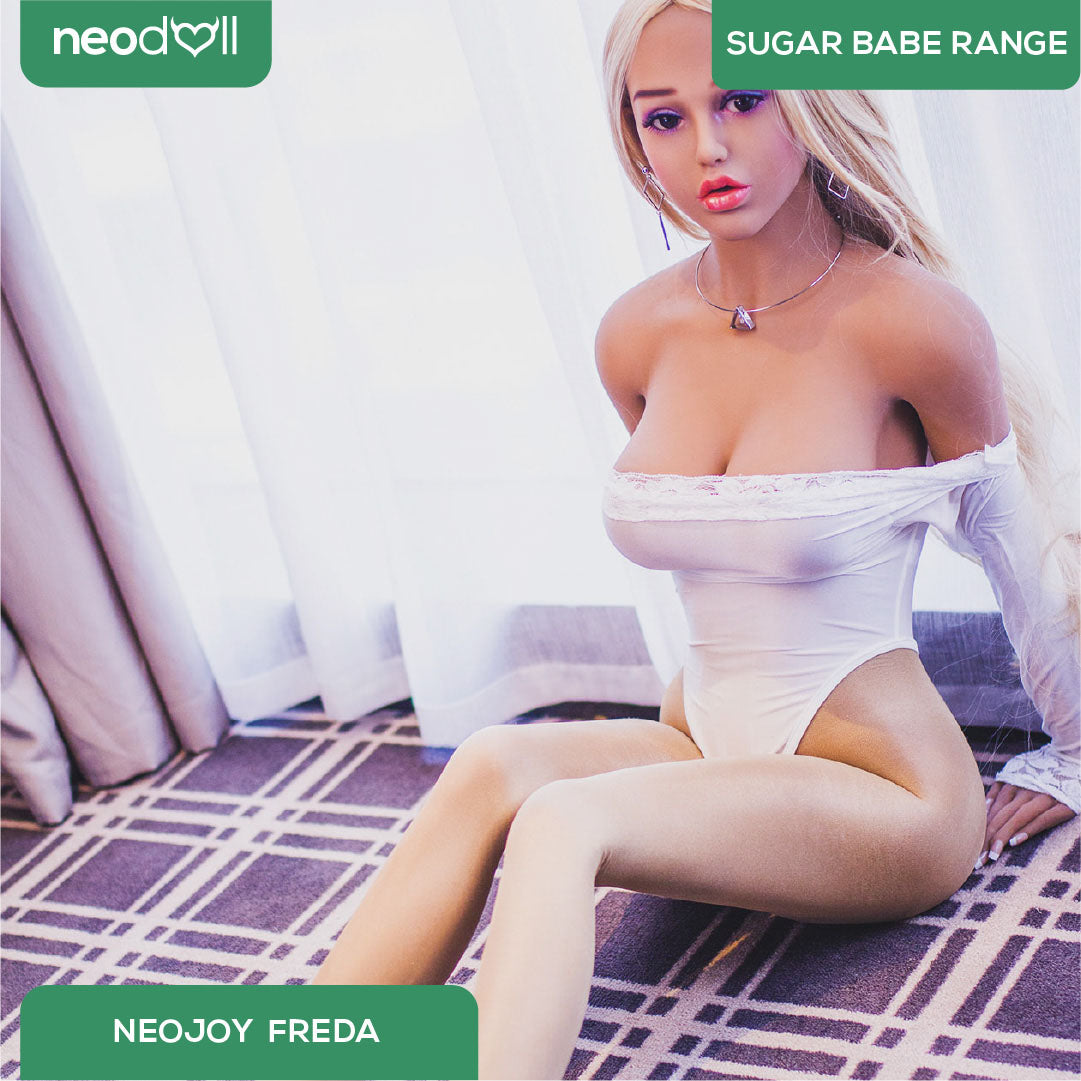 Neodoll Sugar Babe - Freda - Poupée de Sexe Réaliste - Utérus - 148cm - Bronzer