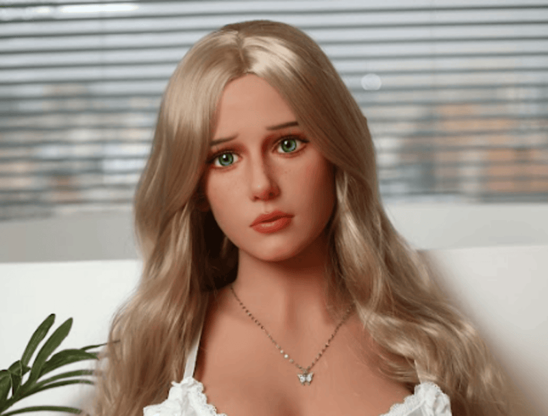 Fire Doll - Layla - Tête de poupée sexuelle - Bronzé clair video