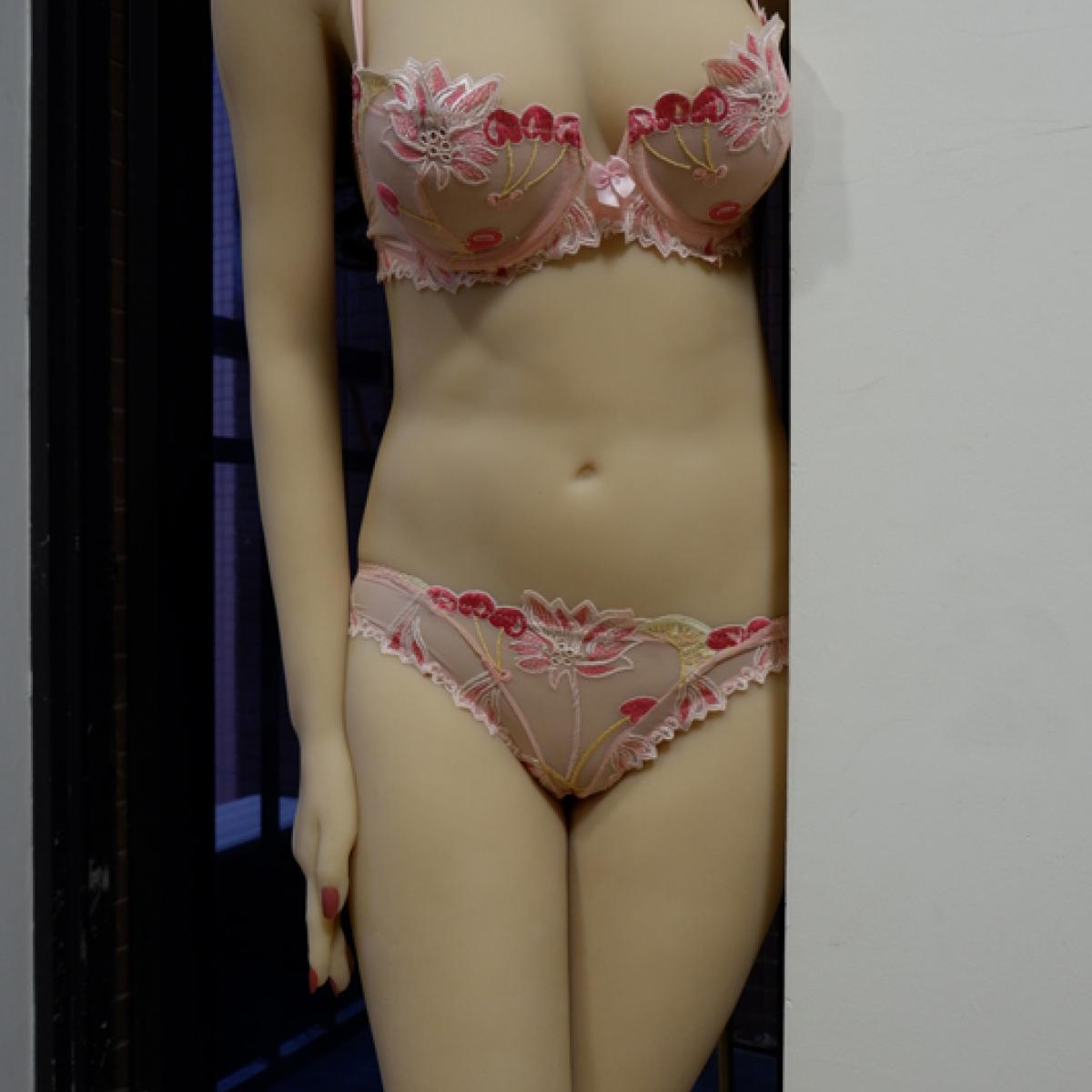 XYDoll - Isabel - Poupée de Sexe Hybride en TPE Silicone - 168cm - Naturel