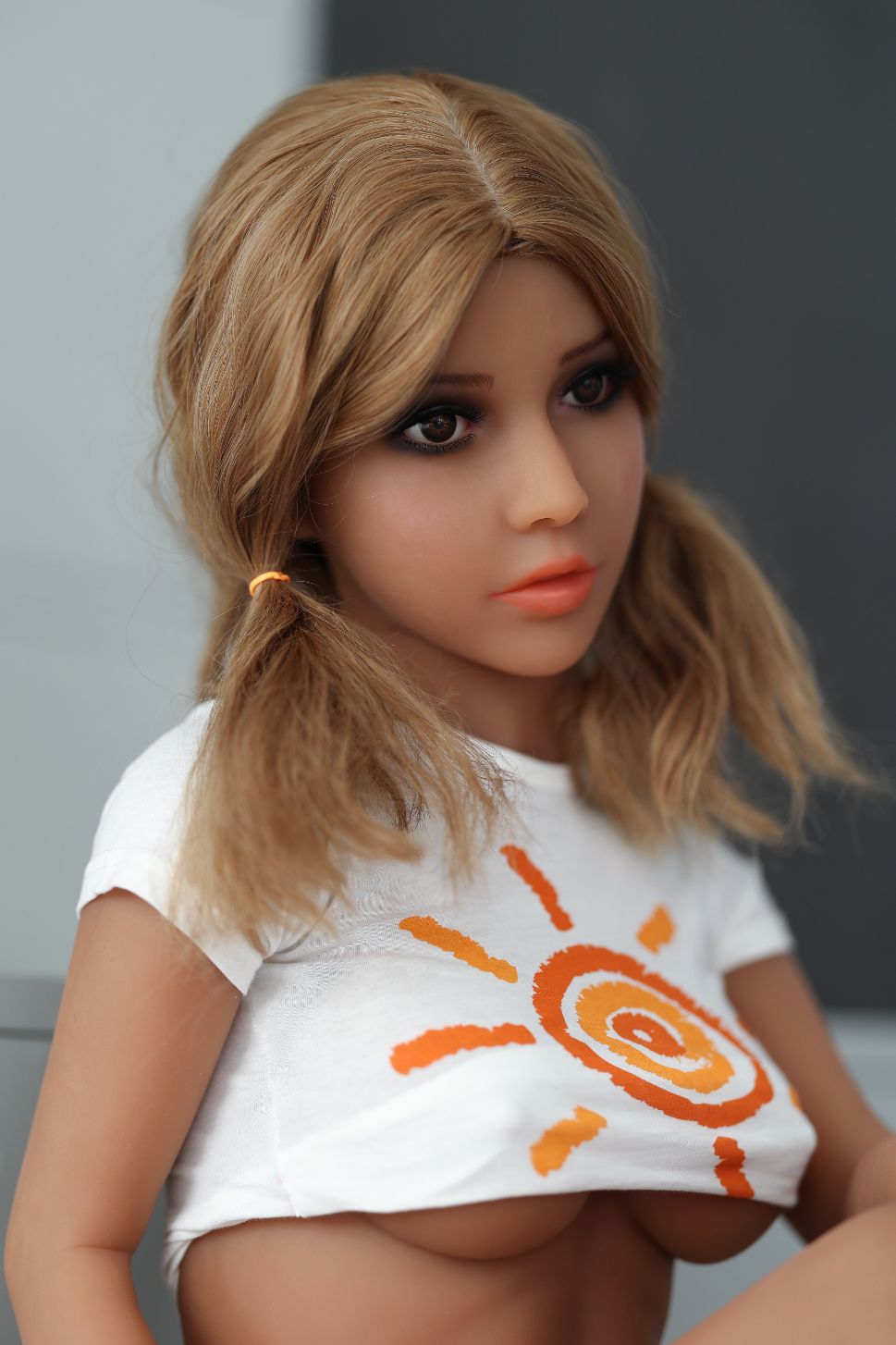 Neodoll Girlfriend Kaitlin - Poupée de Sexe Réaliste - 150cm - Bronzer