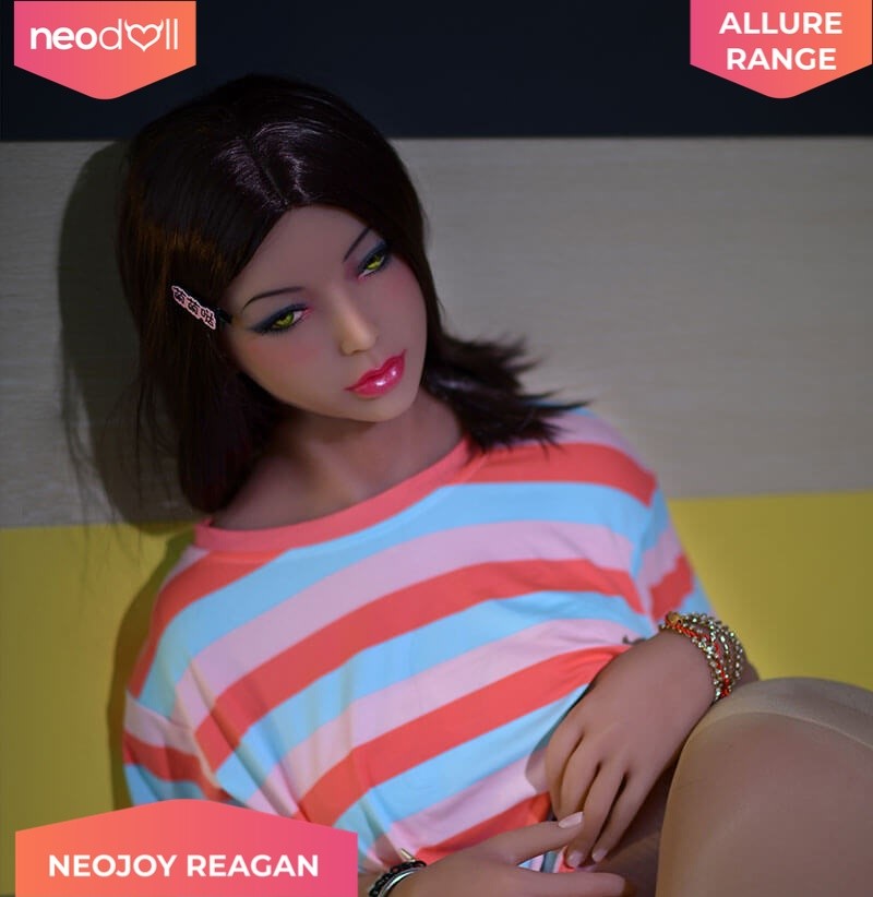 Neodoll Allure Reagan - Poupée de Sexe Réaliste - 158cm - Bronzer