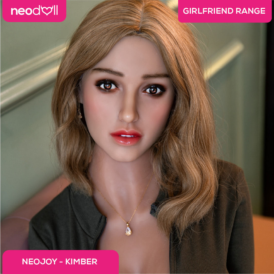 Neodoll Girlfriend Kimber - Poupée de Sexe Hybride en TPE Silicone - 158cm - Gel Sein - Bronzer