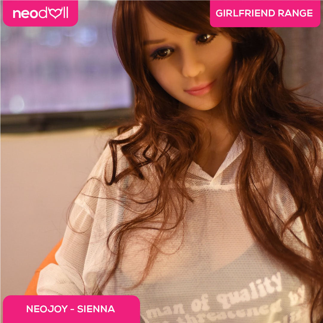 Neodoll Girlfriend - Sienna - Poupée de Sexe Réaliste - 158cm - Gel Sein - Bronzer