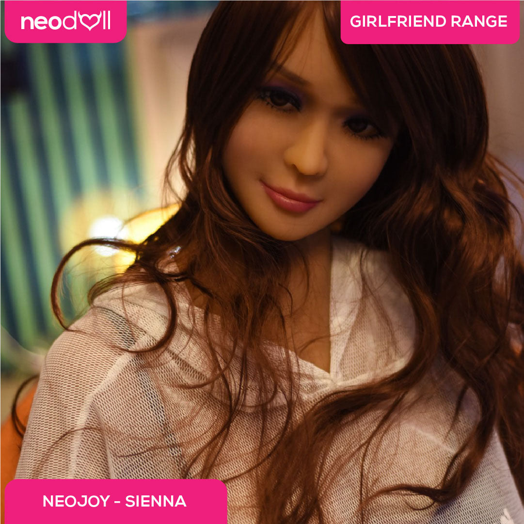 Neodoll Girlfriend - Sienna - Poupée de Sexe Réaliste - 158cm - Gel Sein - Bronzer