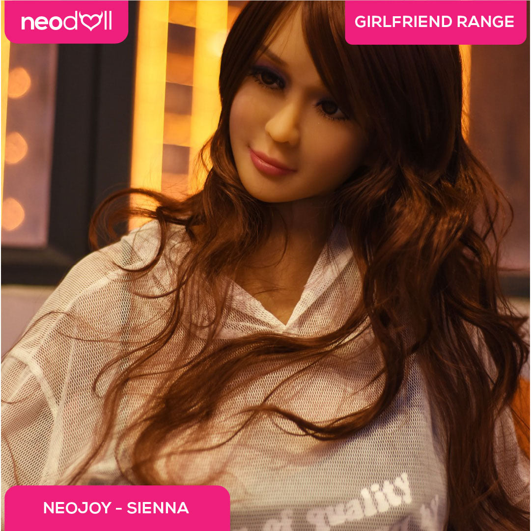 Neodoll Girlfriend - Sienna - Poupée de Sexe Réaliste - 158cm - Gel Sein - Bronzer