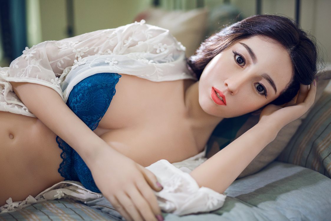 XYDoll - Julia - Poupée de Sexe Hybride en TPE Silicone - 168cm - Cheveux Implémentés - Naturel